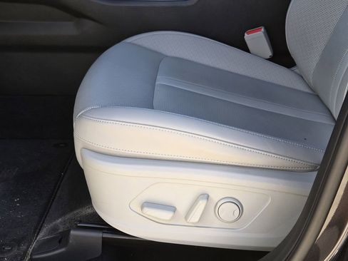 New 2025 Kia Sorento S FWD image 19
