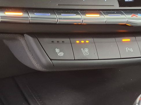 Certified 2023 Cadillac XT4 Premium Luxury FWD image 28