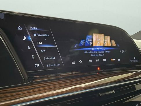 Used 2022 Cadillac Escalade Luxury image 22