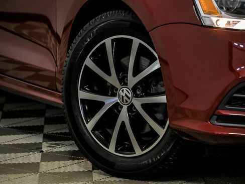 Used 2016 Volkswagen Jetta SE FWD image 3