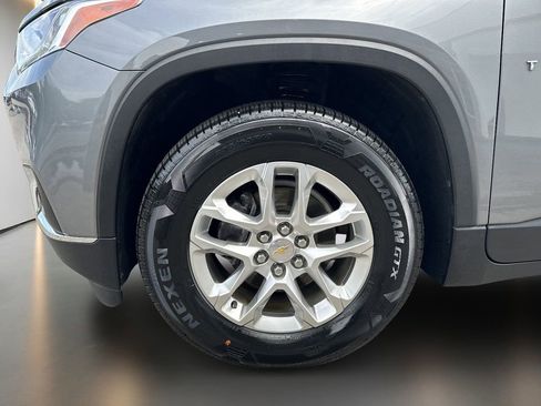 Used 2019 Chevrolet Traverse LT FWD image 9