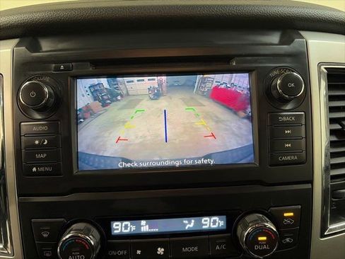 Used 2019 Nissan Titan SV w/ SV Convenience Package image 25