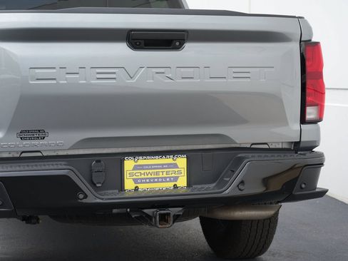 Used 2024 Chevrolet Colorado Z71 w/ Z71 Convenience Package 2 AWD/4WD image 10