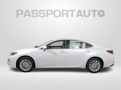 Used 2017 Lexus ES 350 w/ Premium Package image 2