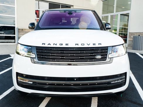 Used 2022 Land Rover Range Rover SE AWD/4WD image 3