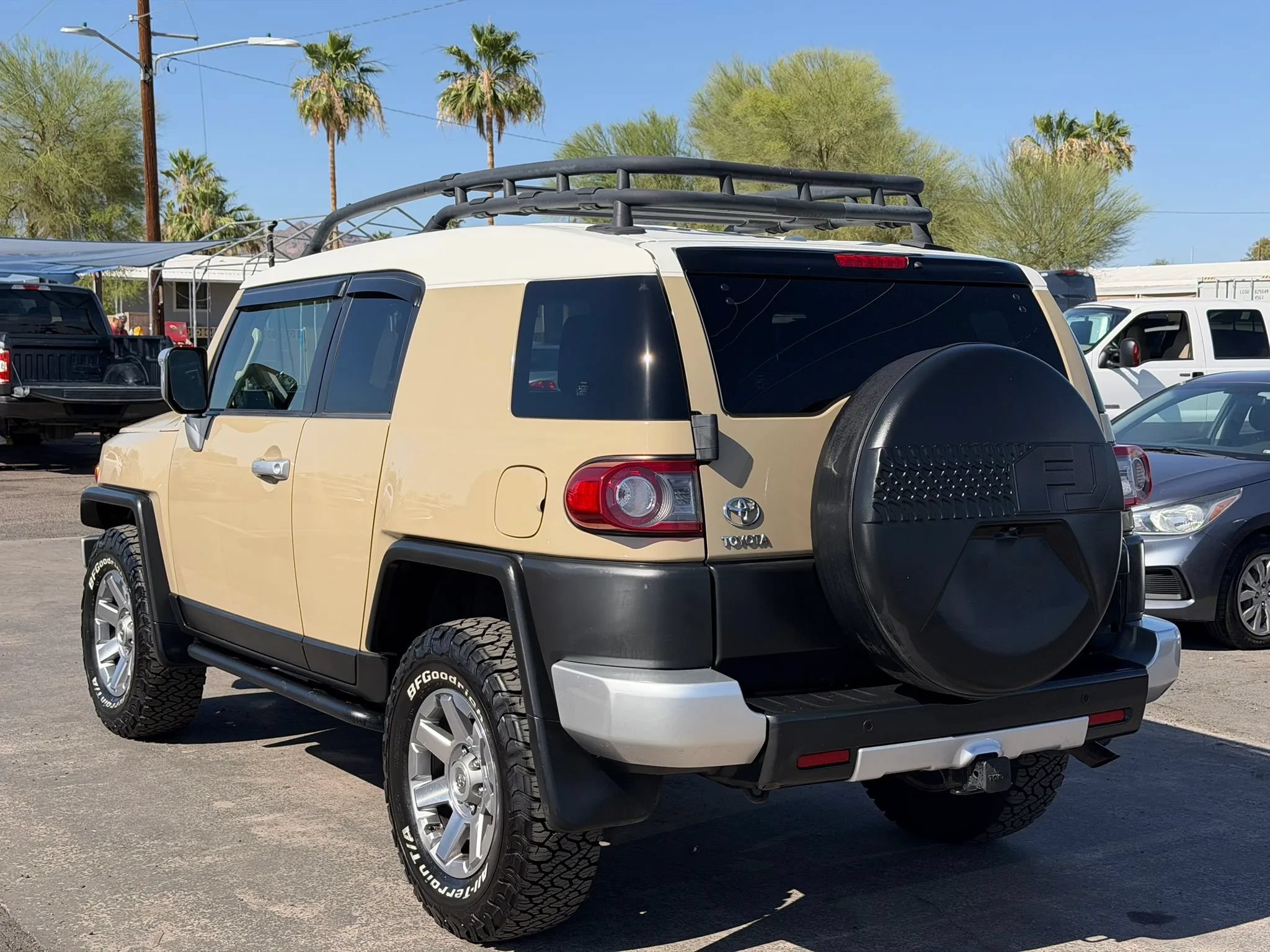 Used 2014 Toyota FJ Cruiser 4WD w/ Upgrade Package image 7