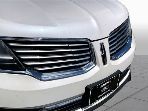 Used 2016 Lincoln MKX Reserve FWD image 30