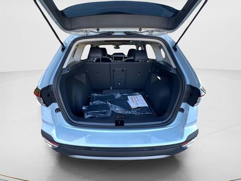 New 2026 Volkswagen Taos SE image 24