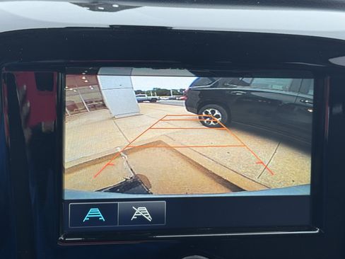 Used 2018 Chevrolet Traverse LS FWD image 21