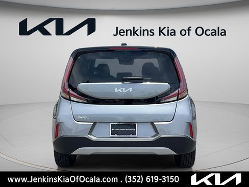Certified 2025 Kia Soul LX w/ LX Technology Package FWD image 4