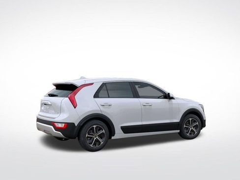 New 2026 Kia Niro LX image 6