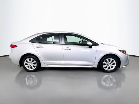 Used 2025 Toyota Corolla LE FWD image 3