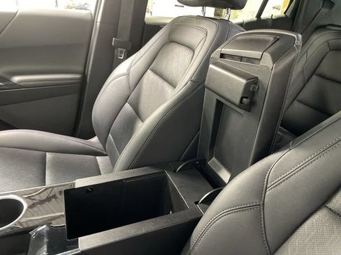 Certified 2025 Chevrolet Equinox LT w/ Convenience Package II AWD/4WD image 22