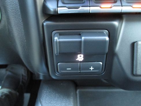 Used 2020 Chevrolet Silverado 1500 RST image 22