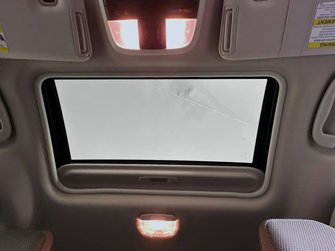 Used 2024 Subaru Crosstrek 2.0i Premium image 24