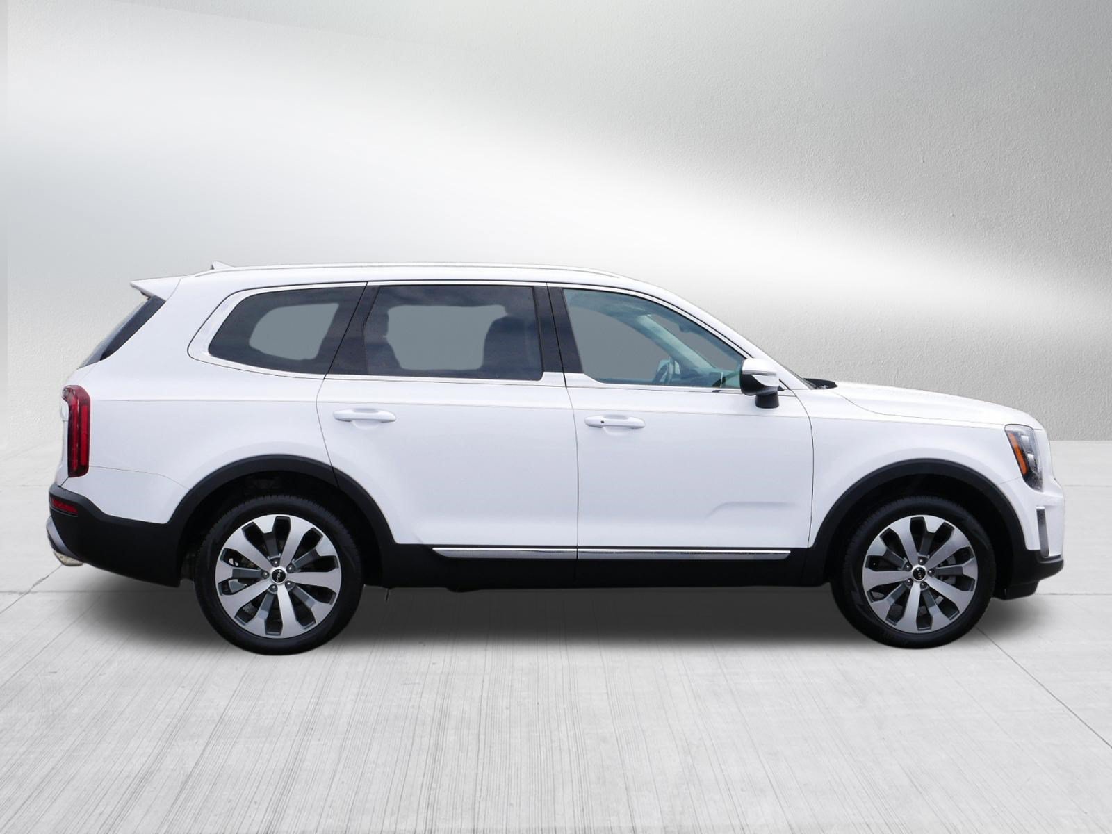 Used 2022 Kia Telluride EX w/ EX Premium Package FWD image 8
