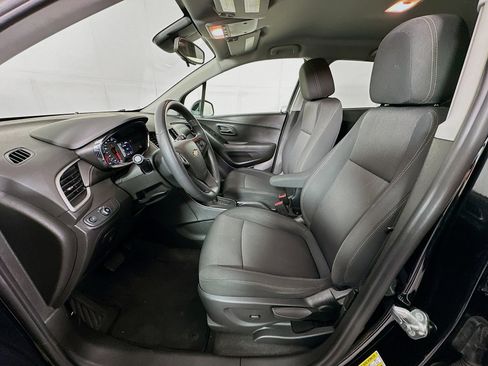 Used 2017 Chevrolet Trax LT image 13
