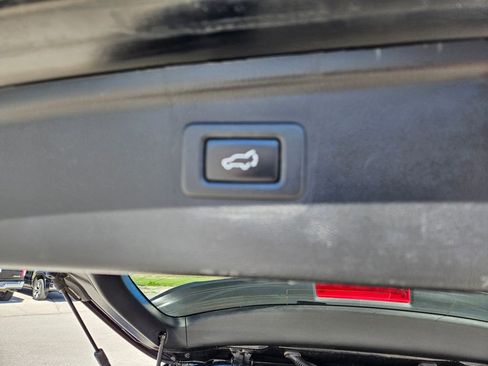 Used 2019 Subaru Outback 3.6R Touring AWD/4WD image 28