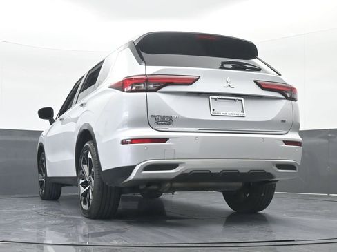 Used 2022 Mitsubishi Outlander SE image 64