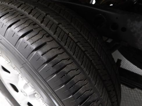 Certified 2025 Nissan Frontier S AWD/4WD image 19