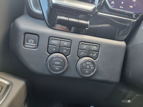 Used 2026 Chevrolet Silverado 2500 LTZ w/ LTZ Plus Package AWD/4WD image 23