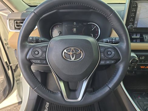 Used 2019 Toyota RAV4 Limited image 25