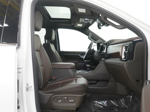 Used 2025 GMC Sierra 1500 Denali w/ Denali Reserve Package image 11