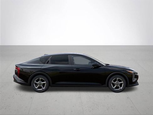 New 2026 Kia K4 LXS FWD image 7