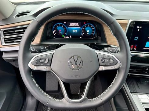 New 2026 Volkswagen Atlas SE image 29