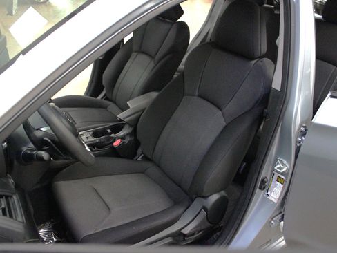 Used 2022 Subaru Impreza 2.0i Premium image 11