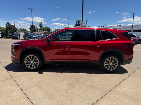 Used 2025 Buick Enclave Preferred w/ Power Package AWD/4WD image 8