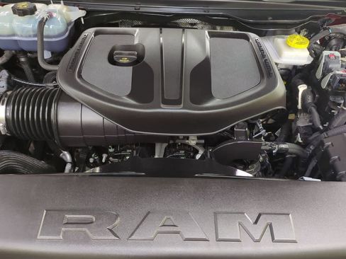 Certified 2025 RAM 1500 Laramie w/ Sport Appearance Package AWD/4WD image 15