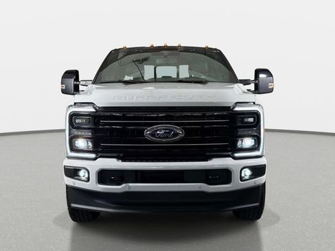 Used 2025 Ford F250 Platinum AWD/4WD image 9