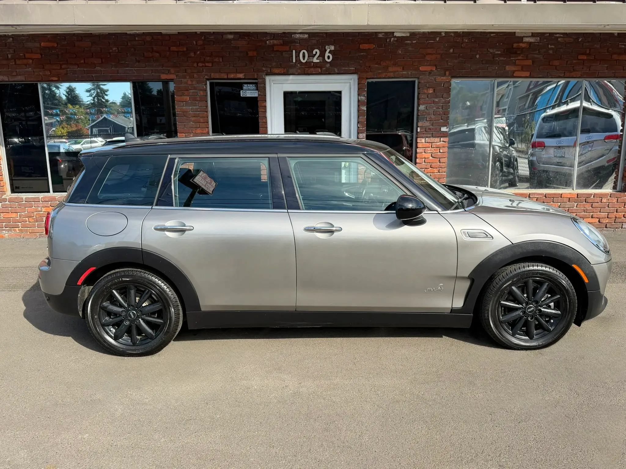 Used 2017 MINI Cooper Clubman ALL4 AWD/4WD image 2