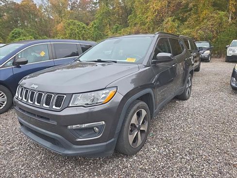 Used 2018 Jeep Compass Latitude w/ Popular Equipment Group image 1