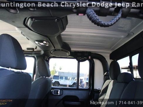 Used 2022 Jeep Gladiator Sport image 45