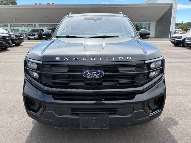 Certified 2025 Ford Expedition Active AWD/4WD image 13