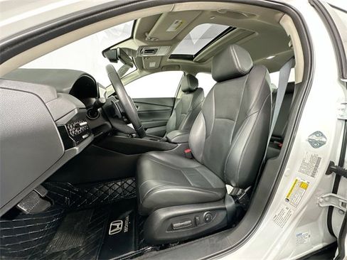 Used 2025 Honda Accord Touring image 4