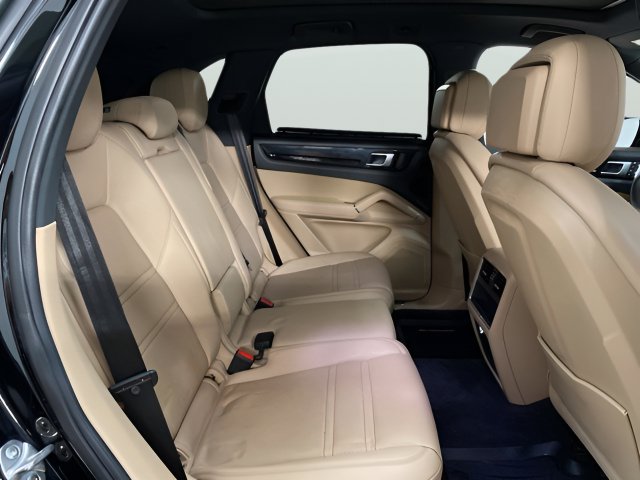 Used 2023 Porsche Cayenne AWD/4WD image 73