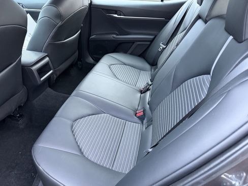 Used 2022 Toyota Camry SE w/ Carpet Mat Package (TMS) image 19