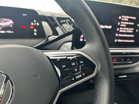 Used 2024 Volkswagen ID.4 2WD image 21