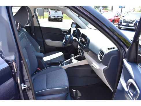 New 2025 Hyundai Venue Limited image 14
