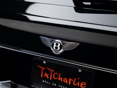 Used 2018 Bentley Bentayga AWD/4WD image 30