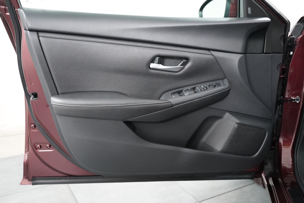 Used 2024 Nissan Sentra SV FWD image 25