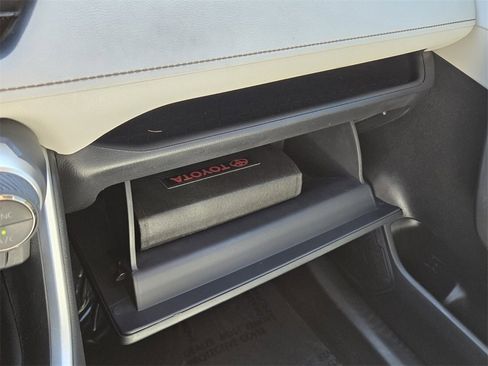 Used 2024 Toyota RAV4 XLE Premium image 23