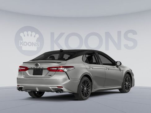 Used 2021 Toyota Camry XSE w/ Navigation Package FWD image 2