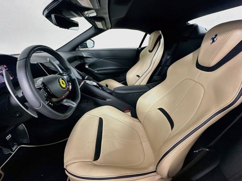Used 2025 Ferrari Roma Spider RWD image 34
