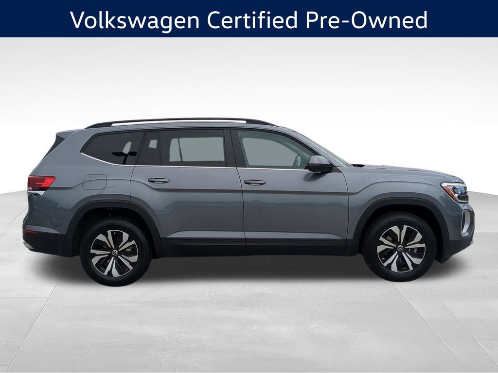 Certified 2024 Volkswagen Atlas SE FWD image 2