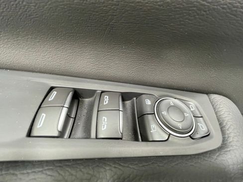 Used 2025 GMC Yukon XL Denali AWD/4WD image 13