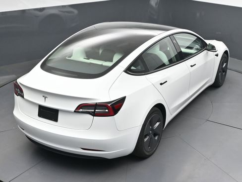 Used 2023 Tesla Model 3 Standard Range image 33